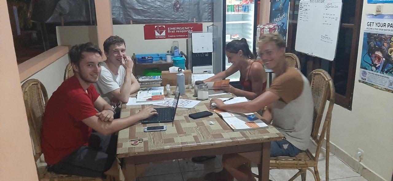 Blue Shark Divers Bunaken Εξωτερικό φωτογραφία